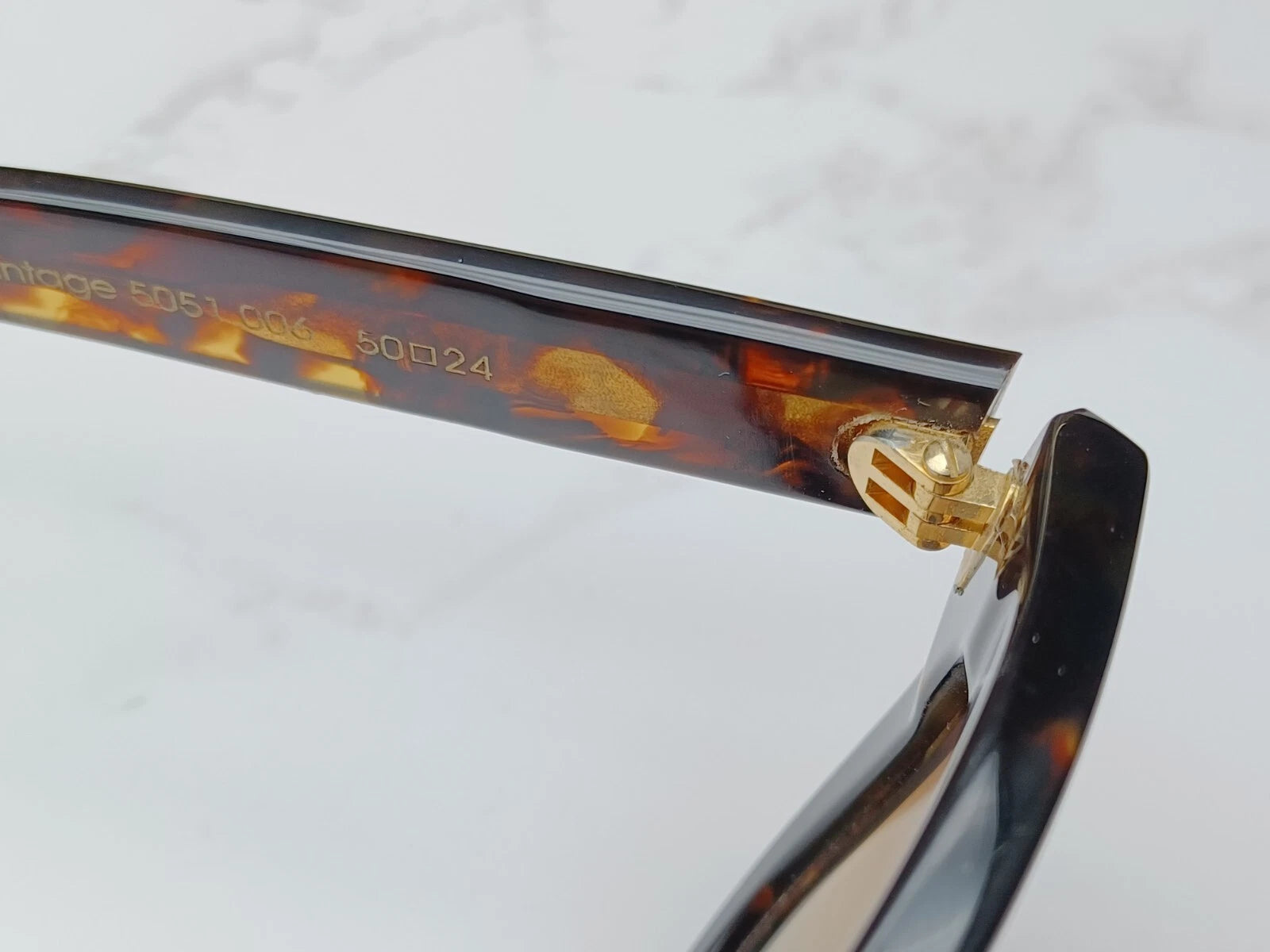 EMMANUELLE KHANH " VINTAGE " EK5051 - Braune Schuppen Sonnenbrille -Neu - Altbestand