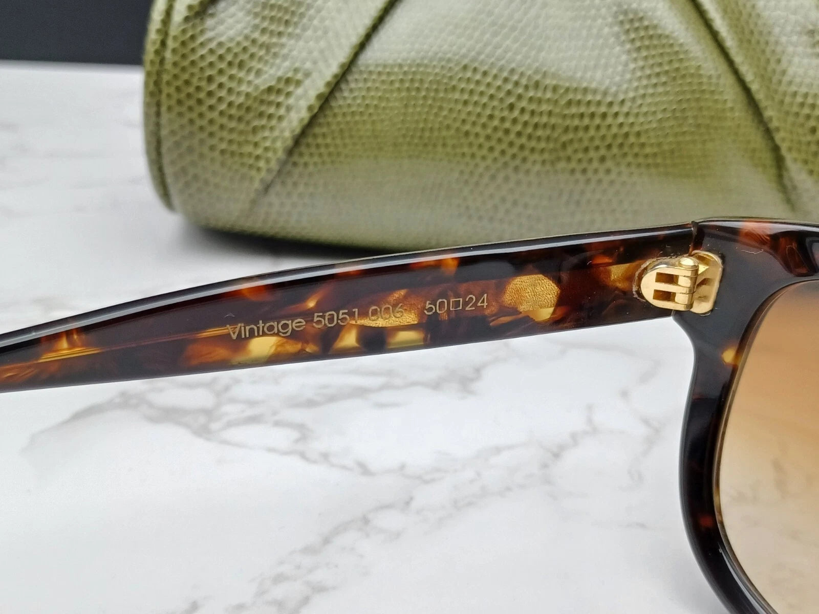 EMMANUELLE KHANH " VINTAGE " EK5051 - Braune Schuppen Sonnenbrille -Neu - Altbestand