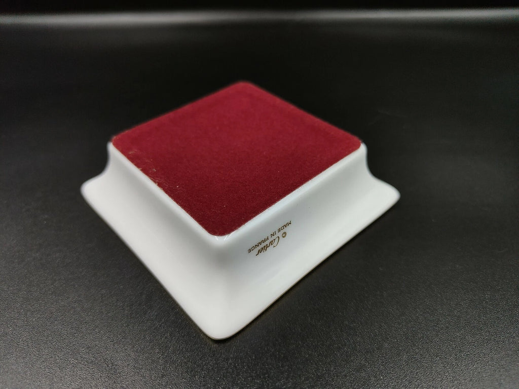 Set aus zwei Cartier Porzellan-Aschenbechern mit Originalverpackung — Gebraucht