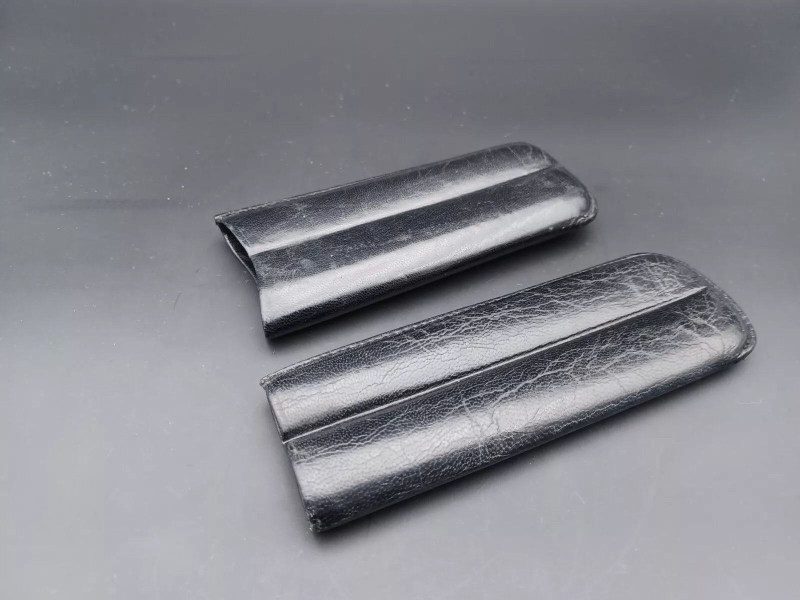 Nice Vintage Cigar Holder - Black Leather - 2 Compartment - AG14-833