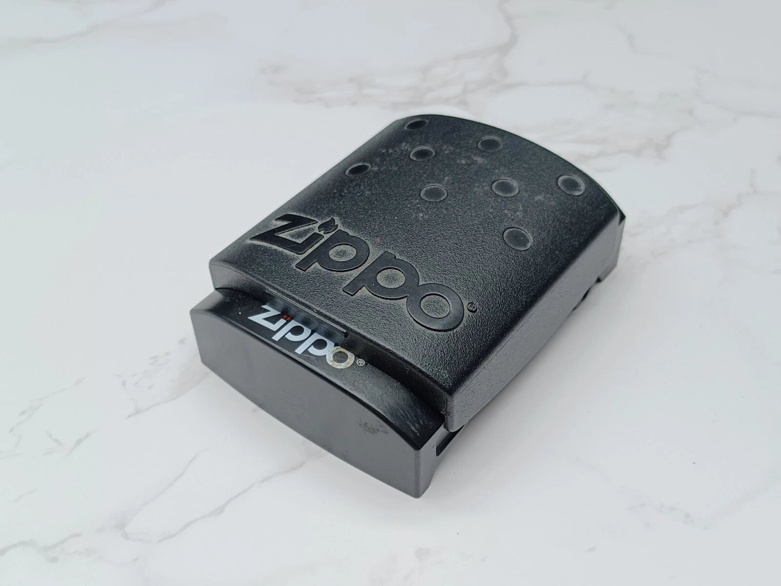 Schönes ZIPPO SCORPION - Benzinfeuerzeug - 2005 - Mit Box - AG08-1594