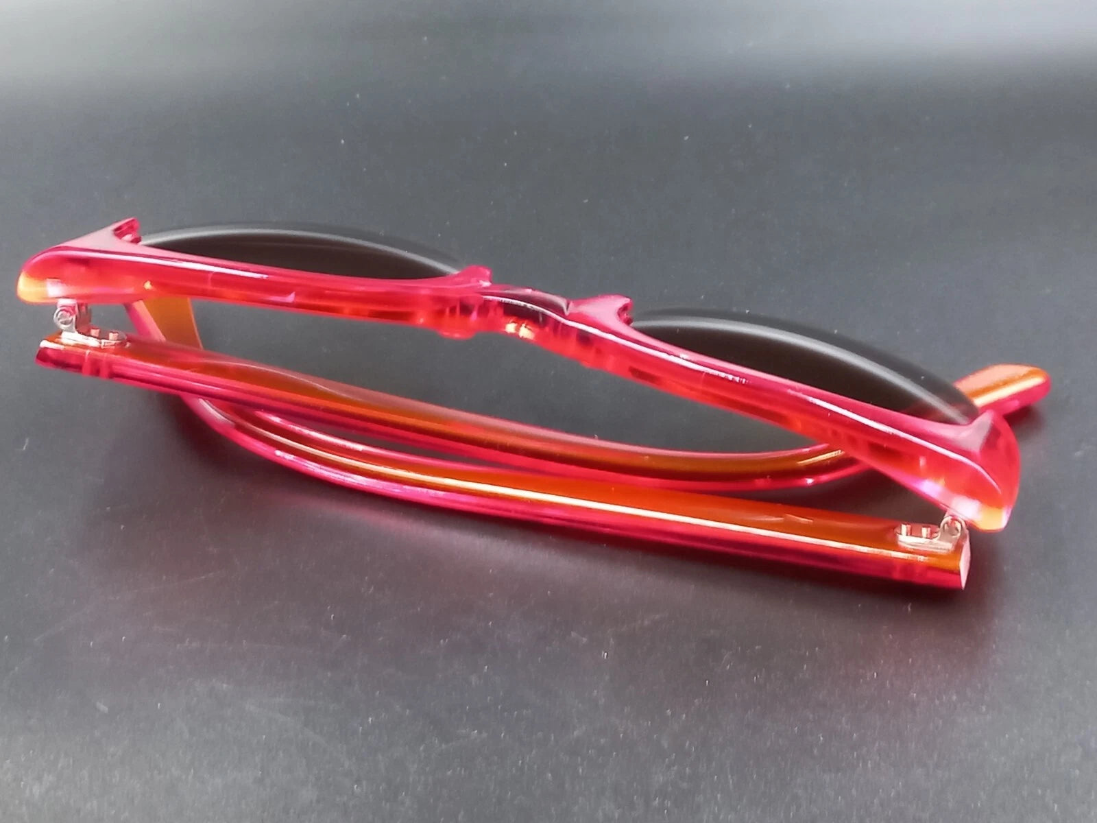 Schöne KIRK & KIRK „Jenny“ rote Sonnenbrille – Mit Etui – Neuwertig aus altem Lagerbestand – OVP