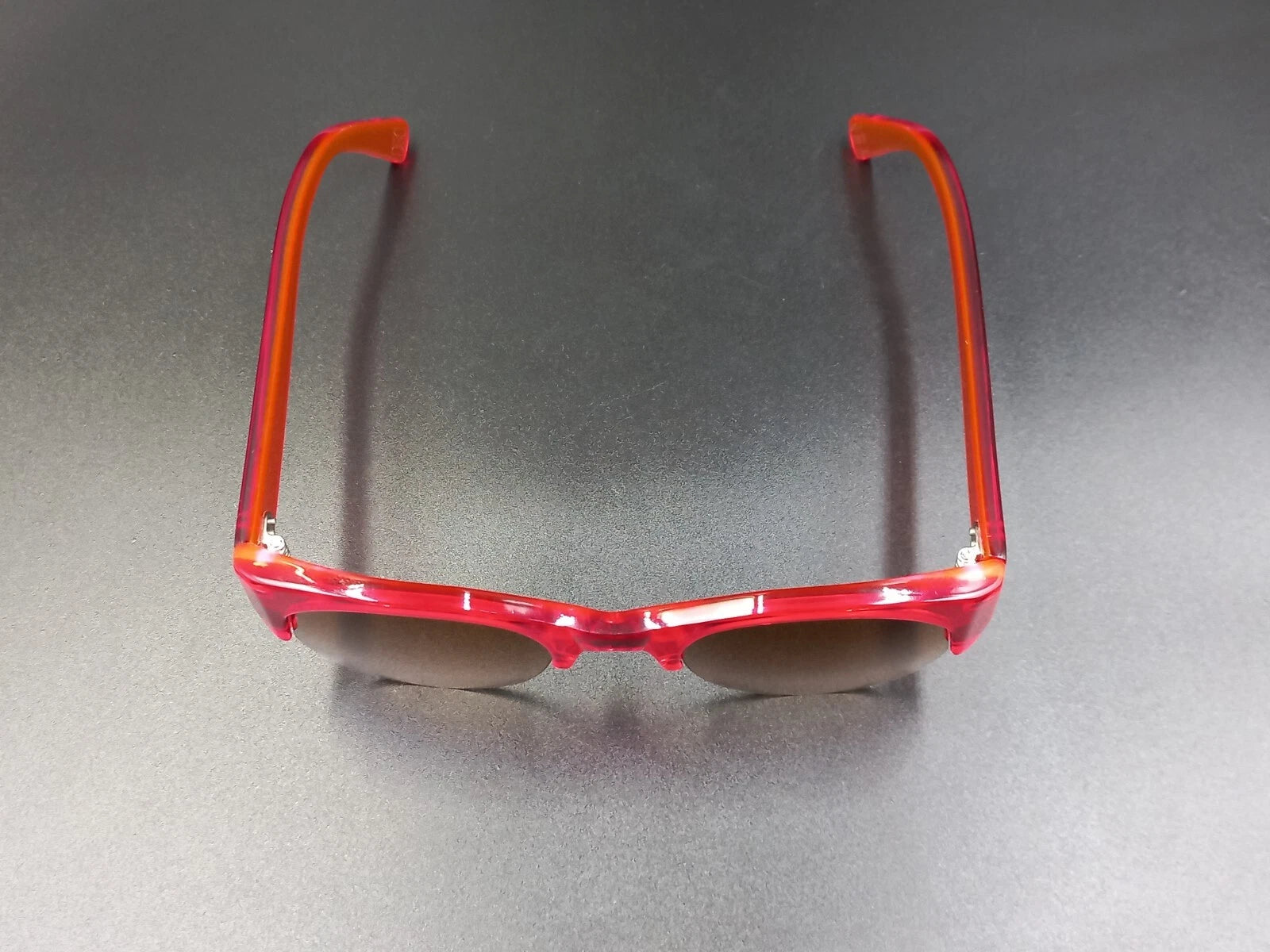 Schöne KIRK & KIRK „Jenny“ rote Sonnenbrille – Mit Etui – Neuwertig aus altem Lagerbestand – OVP