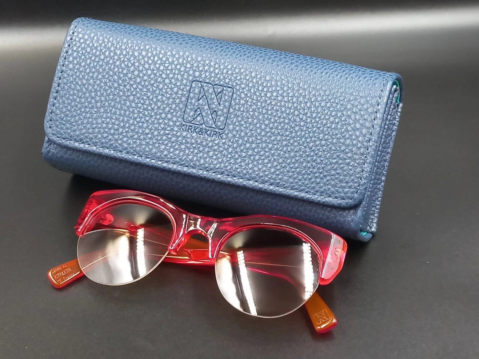 Schöne KIRK & KIRK „Jenny“ rote Sonnenbrille – Mit Etui – Neuwertig aus altem Lagerbestand – OVP