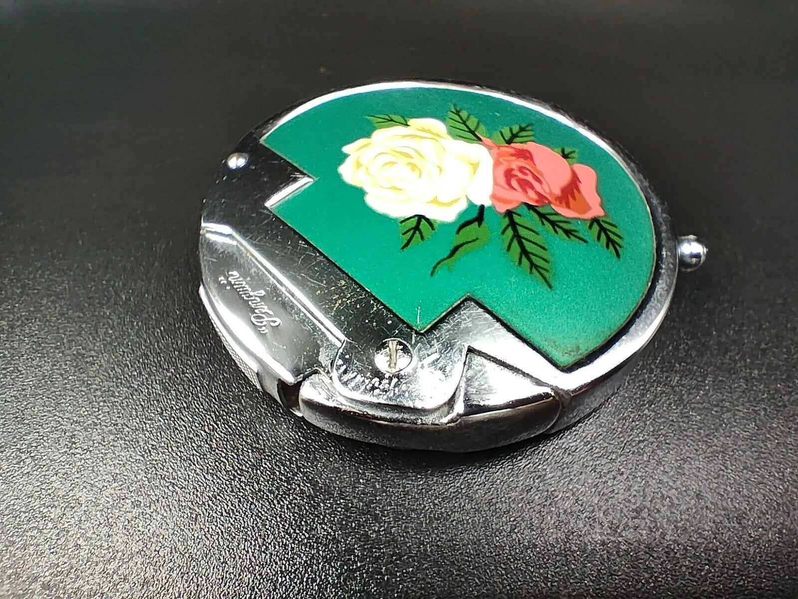 Nice PENGUIN „Smile“ – Benzinfeuerzeug – Hergestellt in Japan – 099CO AH04