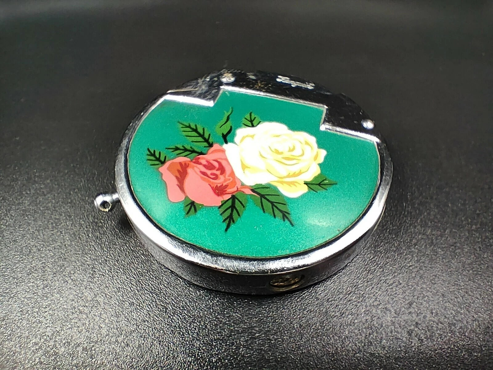 Nice PENGUIN „Smile“ – Benzinfeuerzeug – Hergestellt in Japan – 099CO AH04