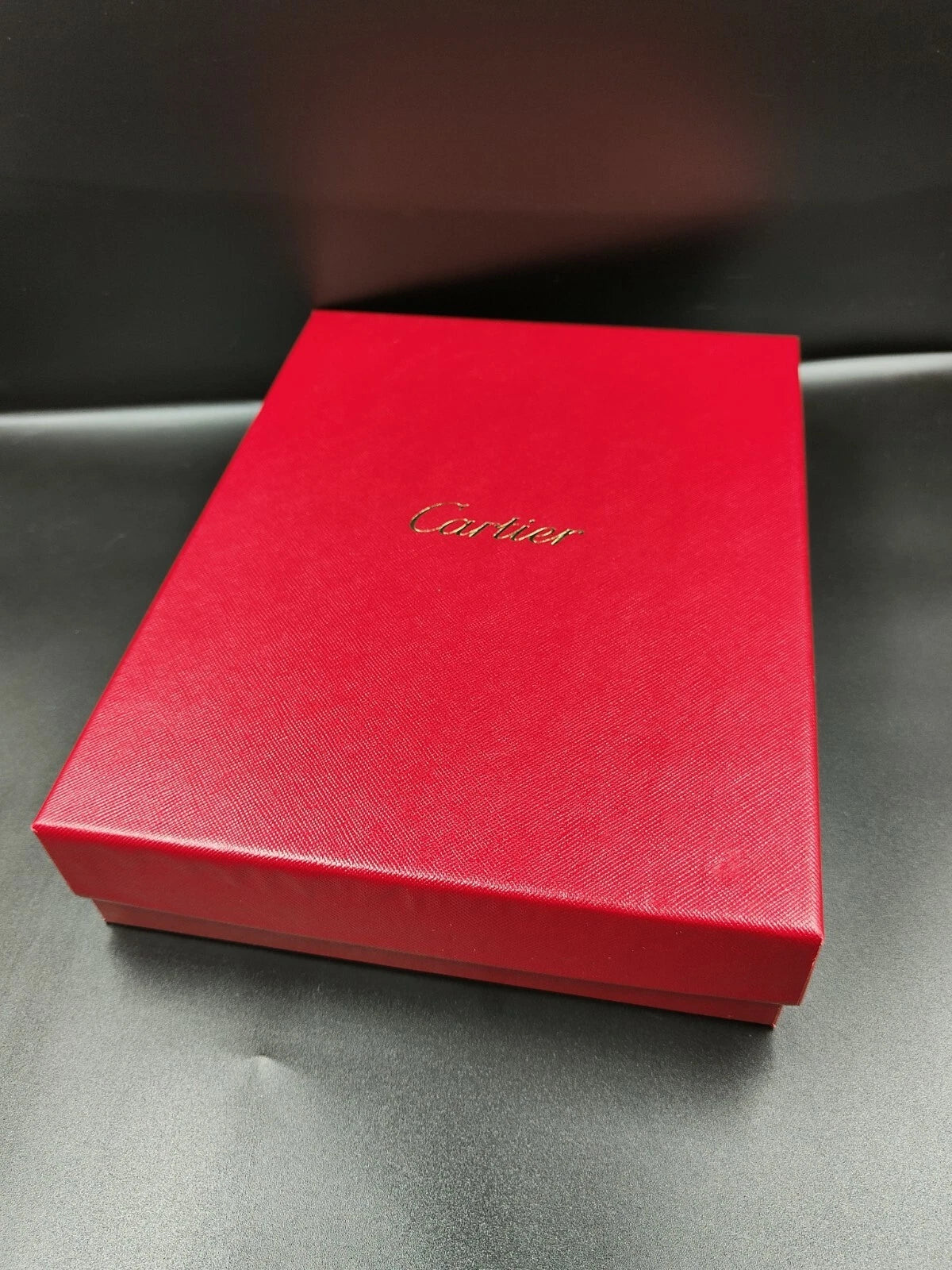 Set aus zwei Cartier Porzellan-Aschenbechern mit Originalverpackung — Gebraucht