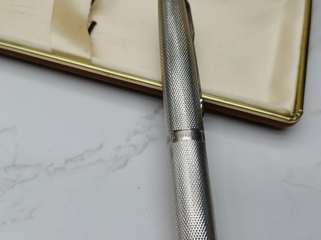 Schöner PARKER Füllfederhalter - Versilbert - Feder 18 Karat Gold - Mit Box AF07-1613