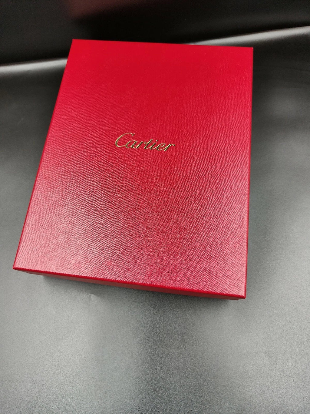 Set aus zwei Cartier Porzellan-Aschenbechern mit Originalverpackung — Gebraucht
