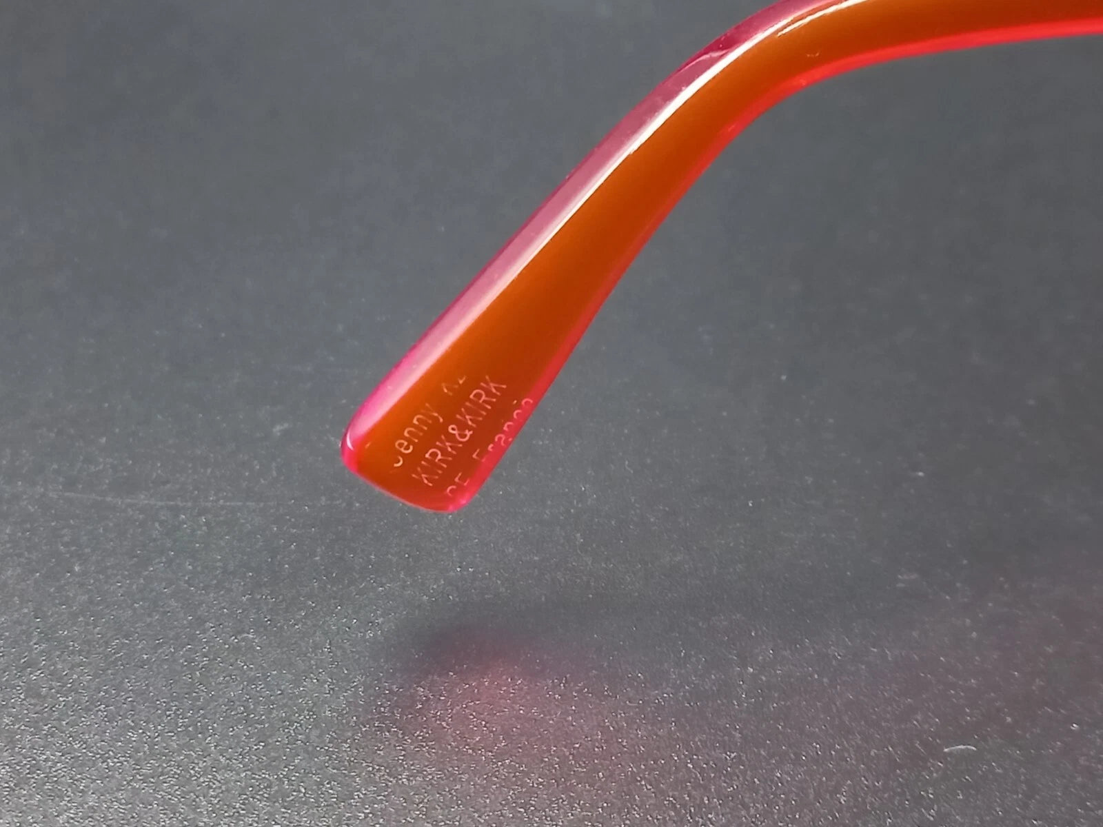 Schöne KIRK & KIRK „Jenny“ rote Sonnenbrille – Mit Etui – Neuwertig aus altem Lagerbestand – OVP