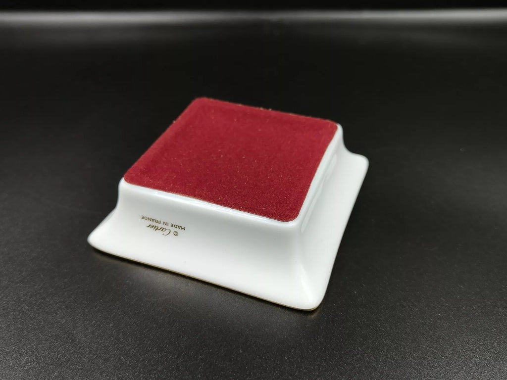 Set aus zwei Cartier Porzellan-Aschenbechern mit Originalverpackung — Gebraucht