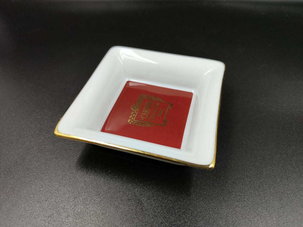 Set aus zwei Cartier Porzellan-Aschenbechern mit Originalverpackung — Gebraucht