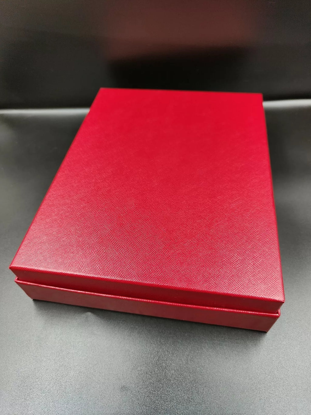 Set aus zwei Cartier Porzellan-Aschenbechern mit Originalverpackung — Gebraucht