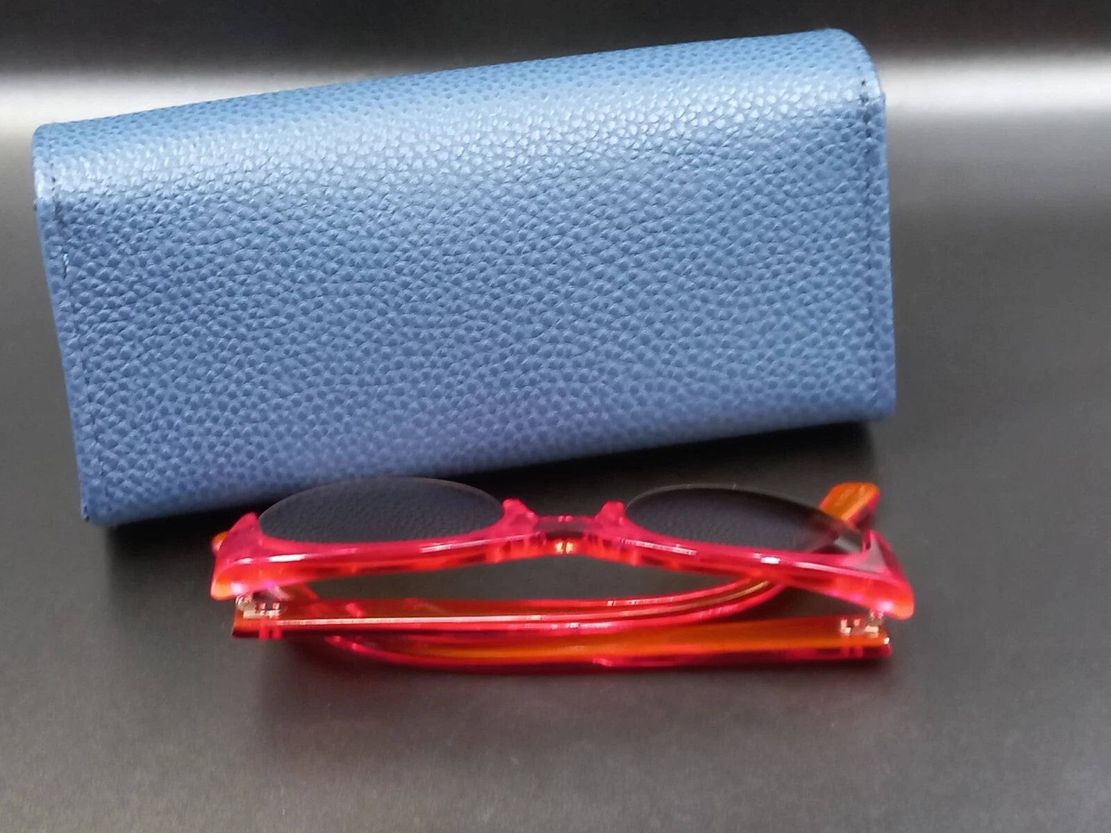 Schöne KIRK & KIRK „Jenny“ rote Sonnenbrille – Mit Etui – Neuwertig aus altem Lagerbestand – OVP