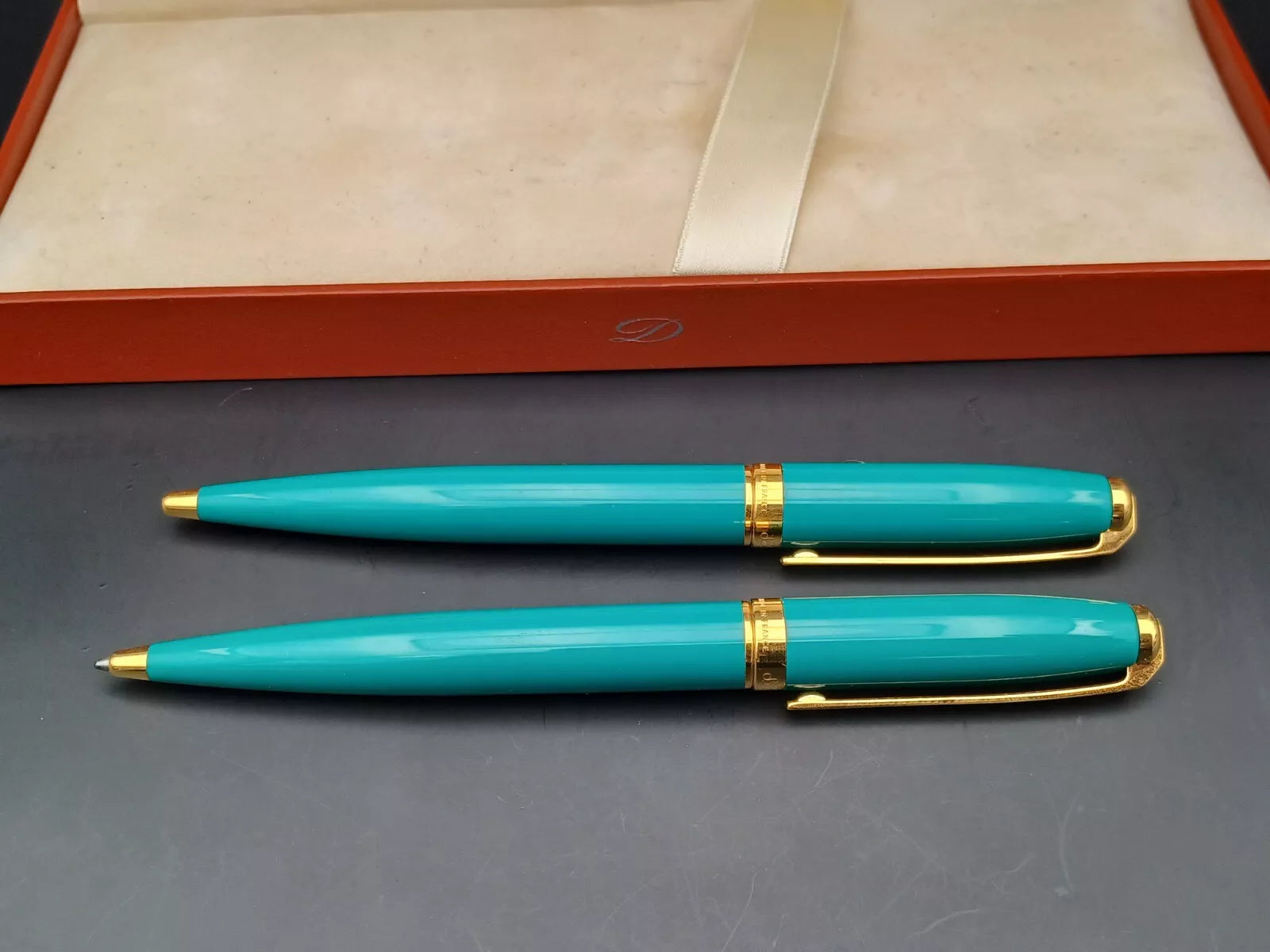 Nice S.T. Dupont Ballpoint Pen & Criterion Pencil Paper - With Box - AS01-0803