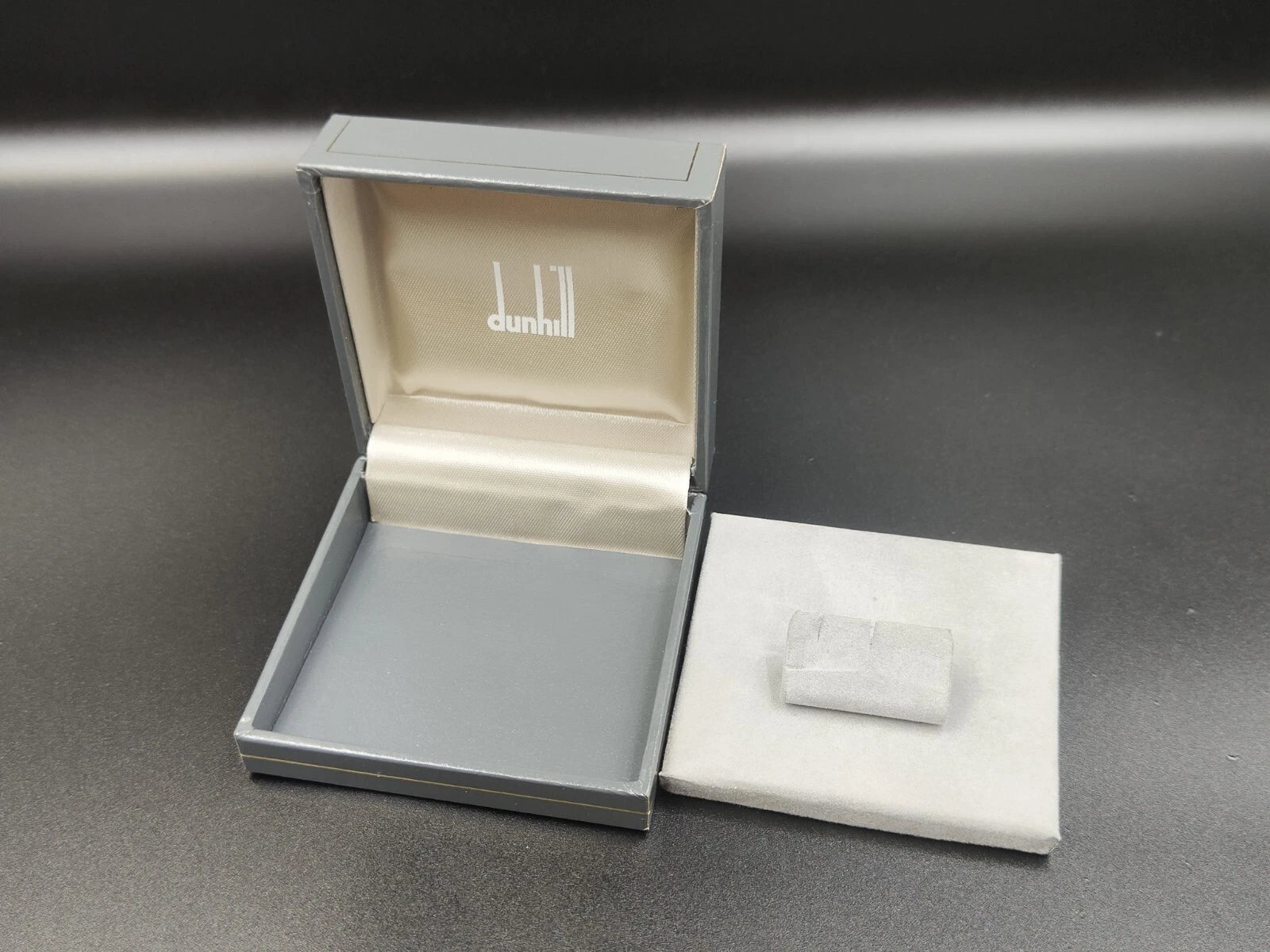 Schöne DUNHILL Krawattenklammer - Vergoldet & Schwarz lackiert - Mit Box - 01216CO AC02